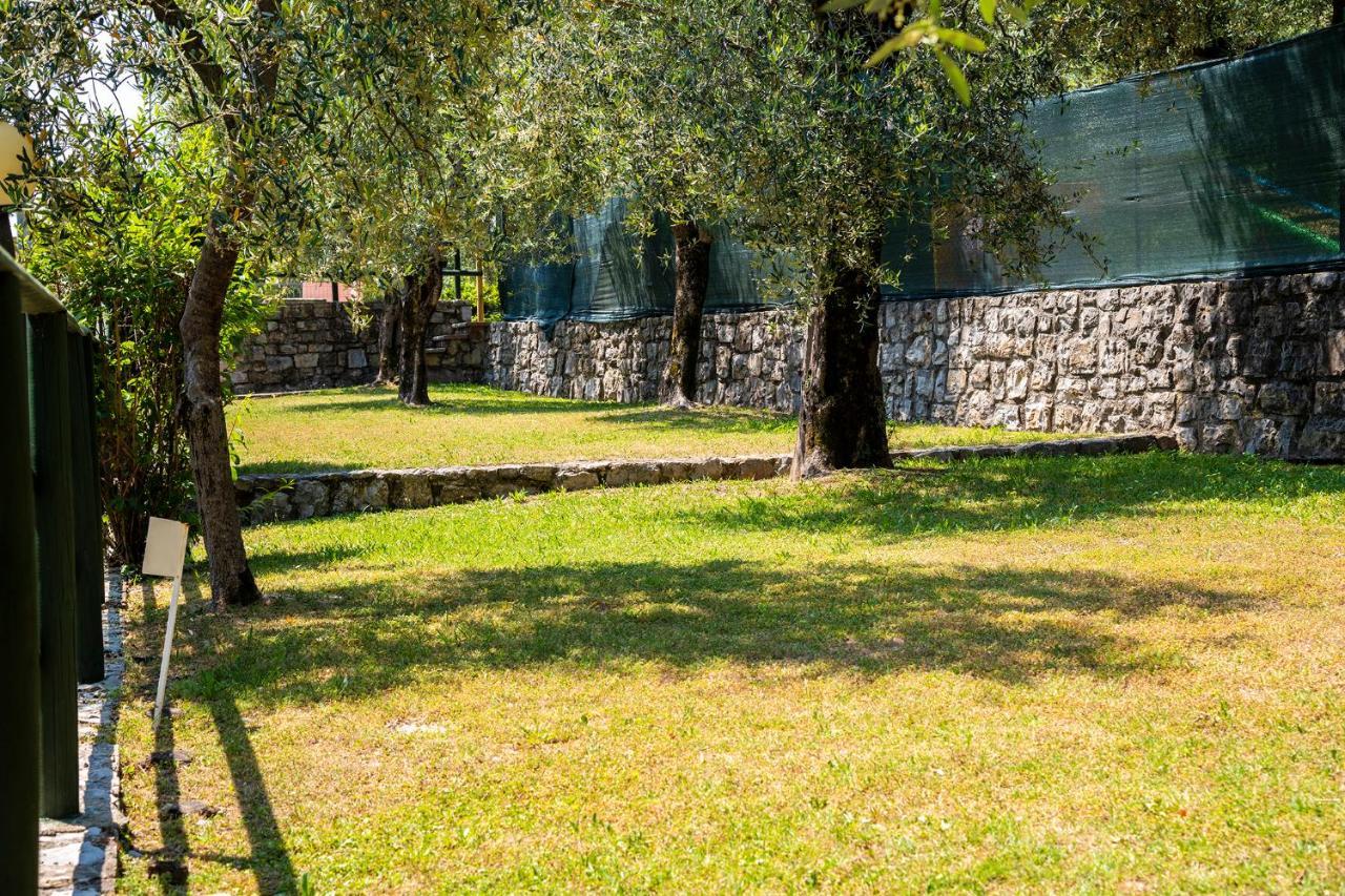 Camping Park Garda Лимоне-суль-Гарда Экстерьер фото