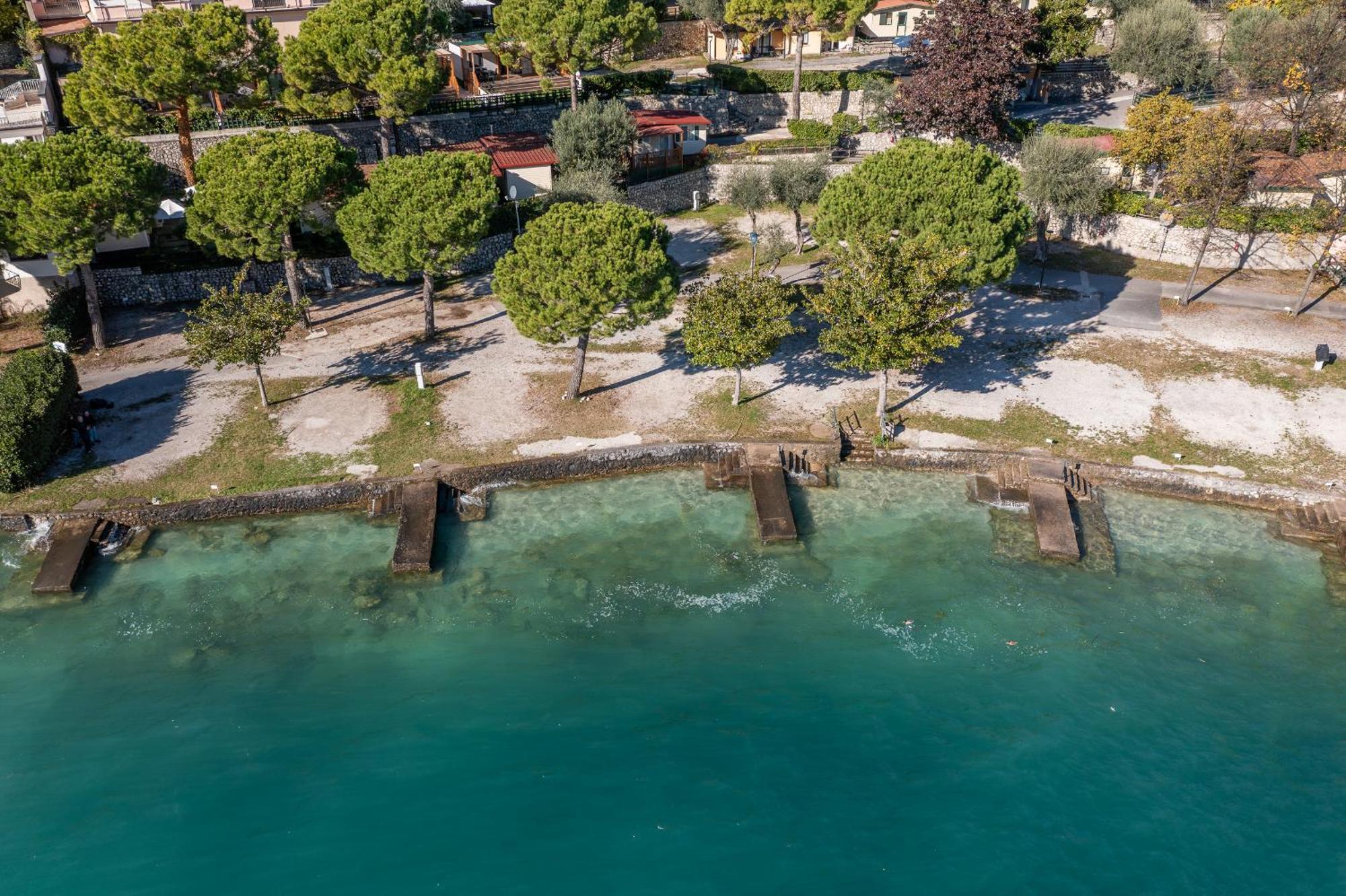 Camping Park Garda Лимоне-суль-Гарда Экстерьер фото