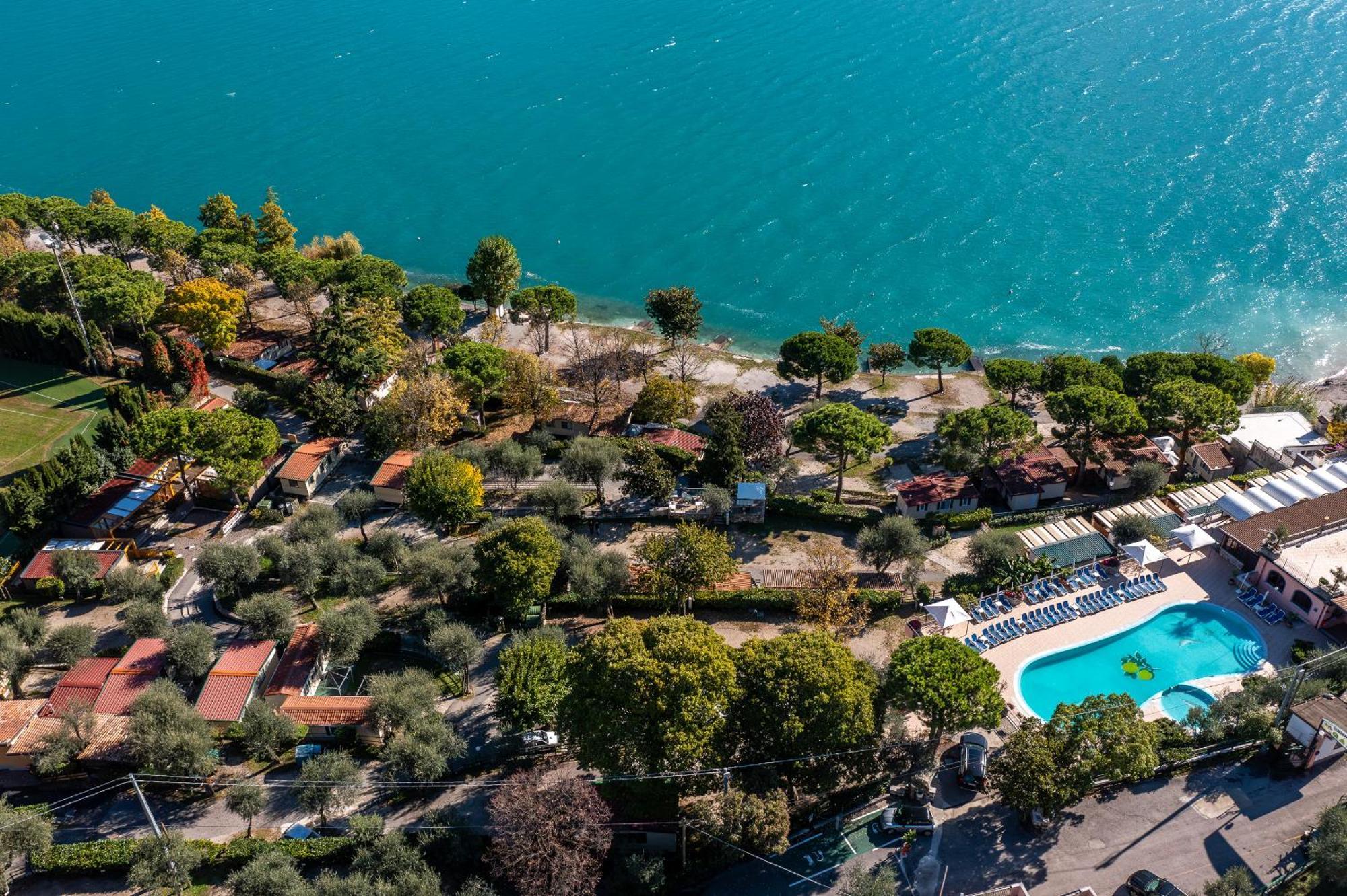 Camping Park Garda Лимоне-суль-Гарда Экстерьер фото