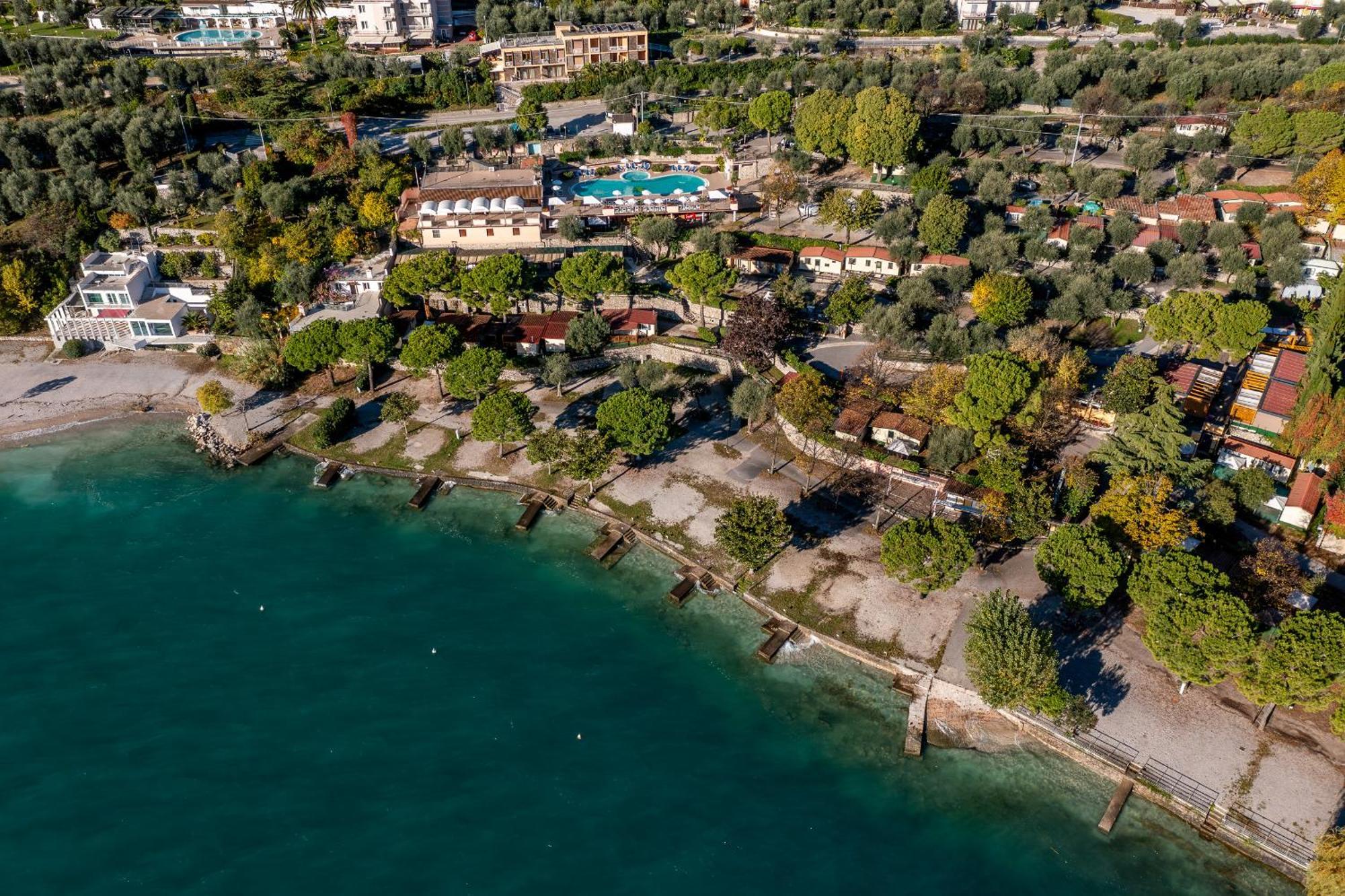 Camping Park Garda Лимоне-суль-Гарда Экстерьер фото