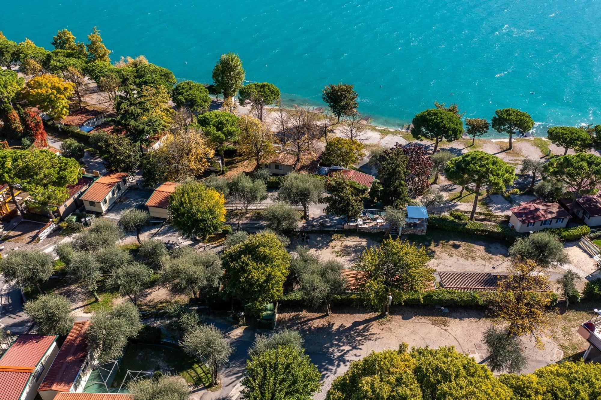 Camping Park Garda Лимоне-суль-Гарда Экстерьер фото