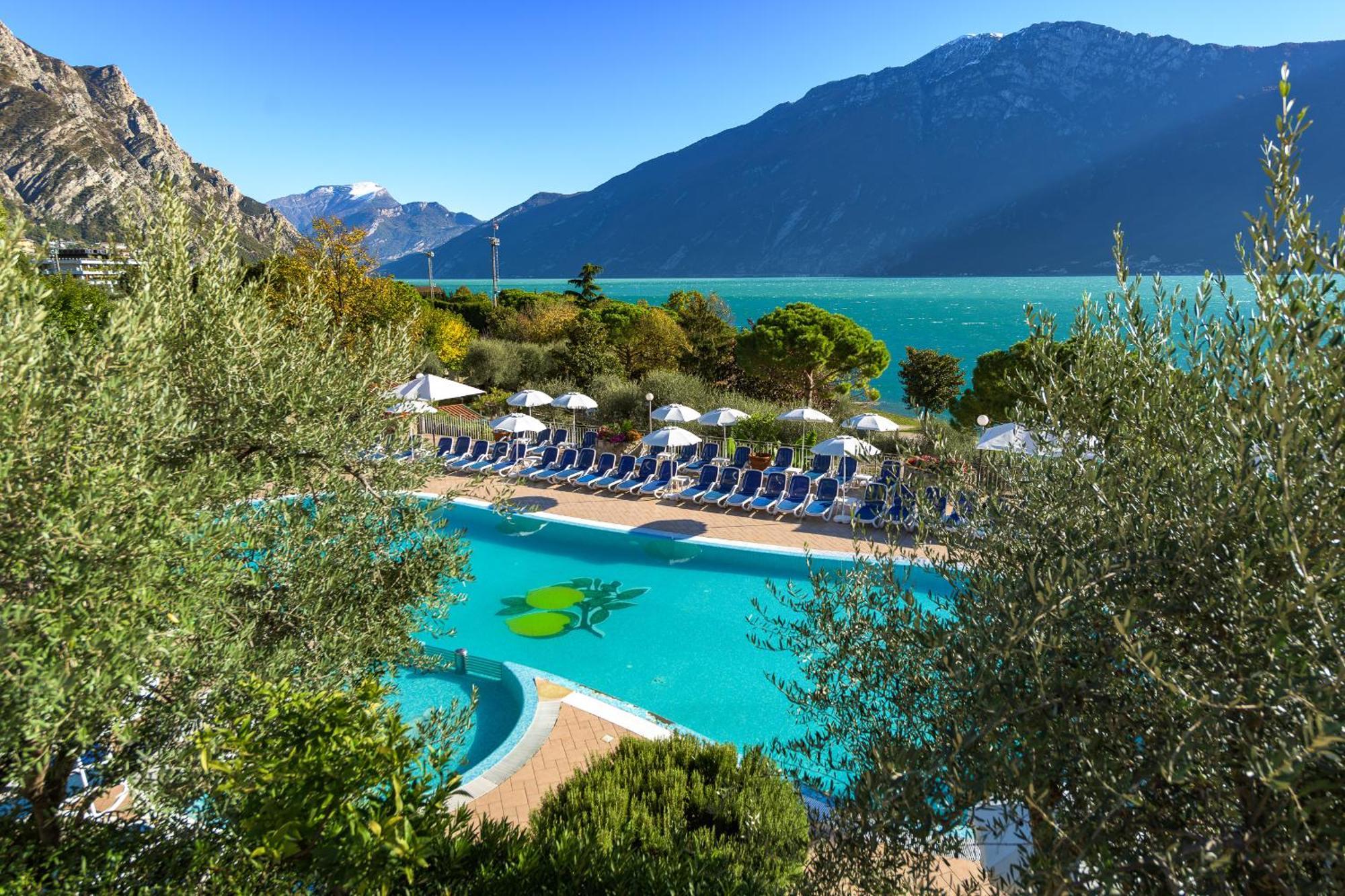 Camping Park Garda Лимоне-суль-Гарда Экстерьер фото