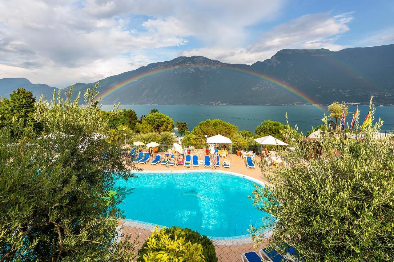 Camping Park Garda Лимоне-суль-Гарда Экстерьер фото